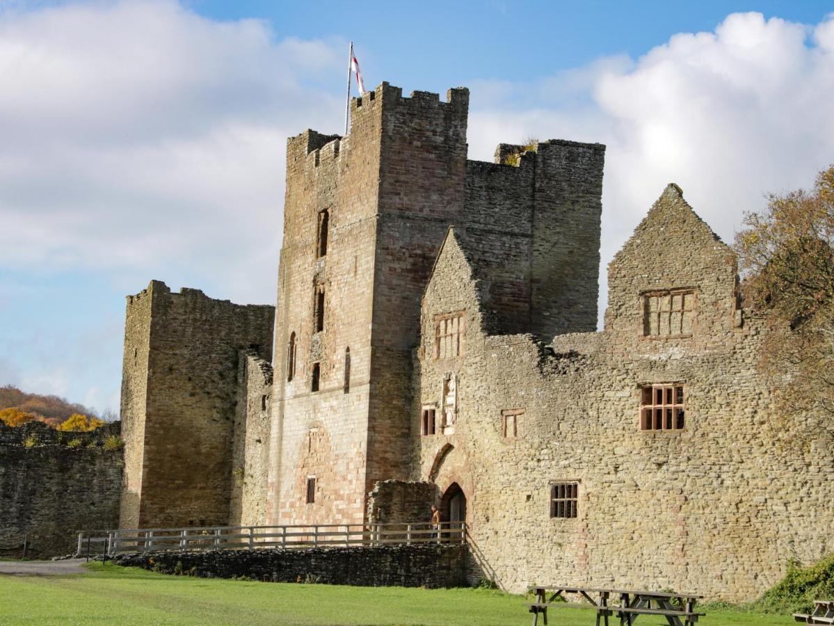The Boars Head Pub Villa Bishop's Castle Exterior photo
